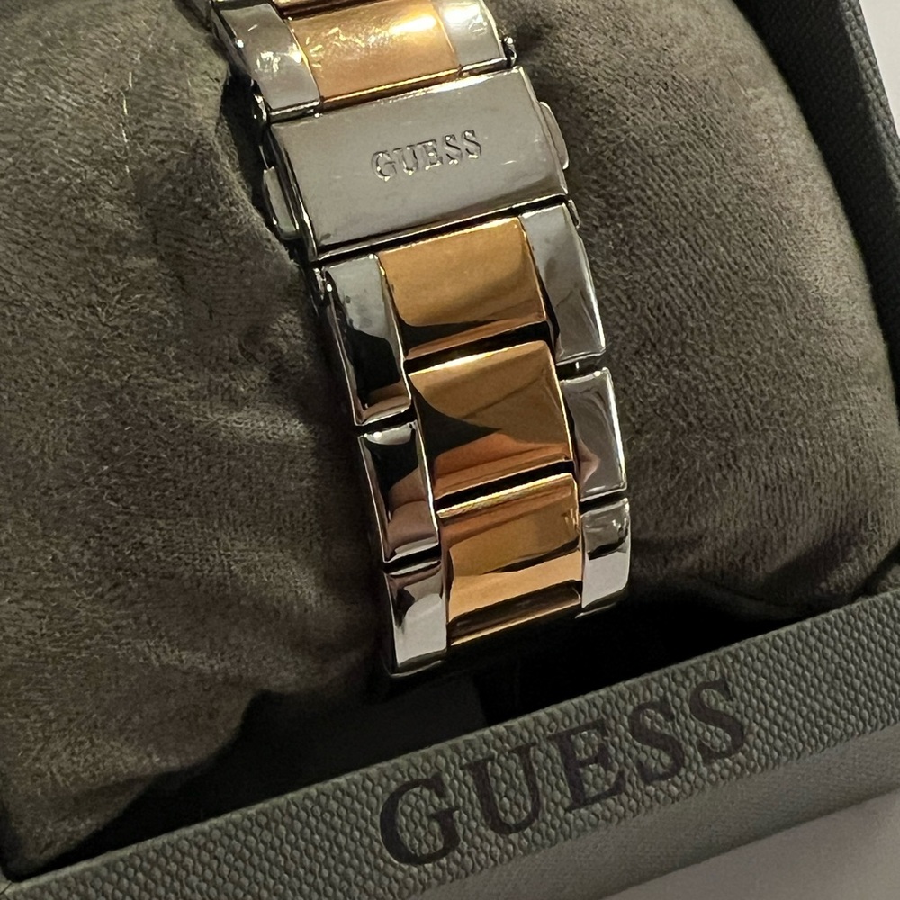 Guess Watch - Picture 5 of 7